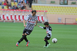 Felipe Massa Williams com seu filho Felipinho Massa na partida de futebol beneficente