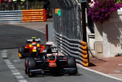 Stoffel Vandoorne, ART Grand Prix lidera Alexander Rossi, Racing Engineering 