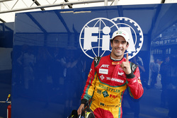 Ganador de la carrera Lucas di Grassi, Audi Sport Team Abt