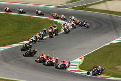 Largada: Jorge Lorenzo, Yamaha Factory Racing lidera