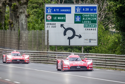#22 Nissan Motorsports Nissan GT-R LM NISMO: Harry Tincknell, Alex Buncombe, Michael Krumm, #23 Nissan Motorsports Nissan GT-R LM NISMO: Olivier Pla, Jann Mardenborough, Max Chilton