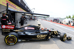 Ромен Грожан, Lotus F1 E23 покидает гараж