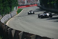 Felipe Massa, Williams FW37, devant son coéquipier Valtteri Bottas, Williams FW37