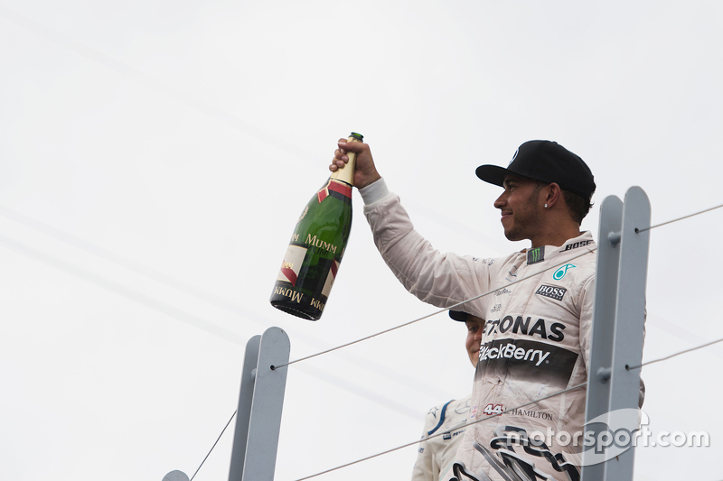 Podium: Race winner Lewis Hamilton, Mercedes AMG F2