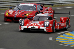 #17 Porsche Team Porsche 919 Hybrid: Timo Bernhard, Mark Webber, Brendon Hartley