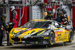 #66 JMW Motorsport Ferrari 458 GTE: Abdulaziz Al Faisal, Jakub Giermaziak, Michael Avenatti