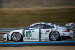#92 Porsche Team Manthey Porsche 911 RSR: Frédéric Makowiecki, Patrick Pilet, Wolf Henzler