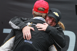 Race winner Josef Newgarden, CFH Racing Chevrolet celebrates with Sarah Fisher