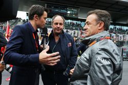 Gerhard Berger,y  Jean Alesi, en la parrilla