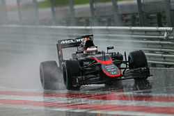Stoffel Vandoorne, pilote d'essais et de réserve McLaren MP4-29H sous la pluie