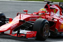 Esteban Gutiérrez, Ferrari SF15-T piloto de pruebas y reserva