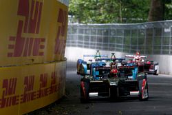 Jérôme d'Ambrosio, Dragon Racing y Nelson Piquet Jr., China Racing visitan la Battersea Casa de los Perros