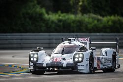 #19 Porsche Team Porsche 919 Hybrid: Nico Hulkenberg, Nick Tandy, Earl Bamber