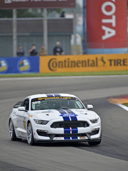 #158 Multimatic Motorsports Ford Mustang Boss 302R: Jade Buford, Austin Cindric