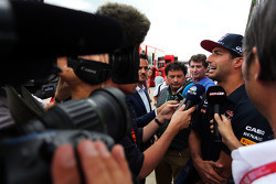 Daniel Ricciardo, Red Bull Racing, avec les médias