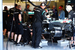 Машина Mercedes AMG F1 W06 Нико Росберга, Mercedes AMG F1 в гараже