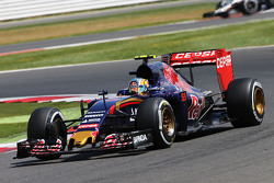 Карлос Сайнс мл., Scuderia Toro Rosso STR10