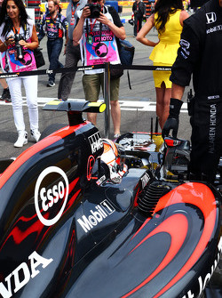 Jenson Button, McLaren MP4-30 sur la grille
