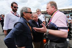Sir Martin Sorrell, WPP CEO con Jean Todt, y Andy Palmer, CEO de Aston Martin