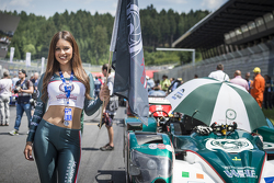 Une charmante Grid Girl