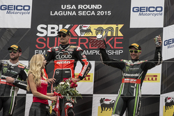 Podio: il vincitore Chaz Davies, Ducati Team, secondo posto Tom Sykes, Kawasaki Racing, terzo posto