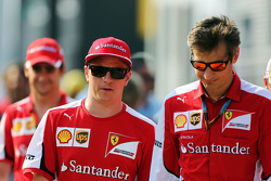 Kimi Raikkonen, Ferrari met Massimo Rivola, Ferrari sportief directeur