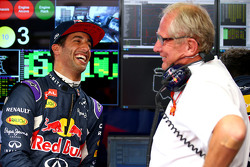 Daniel Ricciardo, Red Bull Racing con el Dr. Helmut Marko