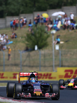 Carlos Sainz Jr., Scuderia Toro Rosso STR10