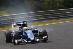 Маркус Эриксон, Sauber C34 блокирует колеса на торможении