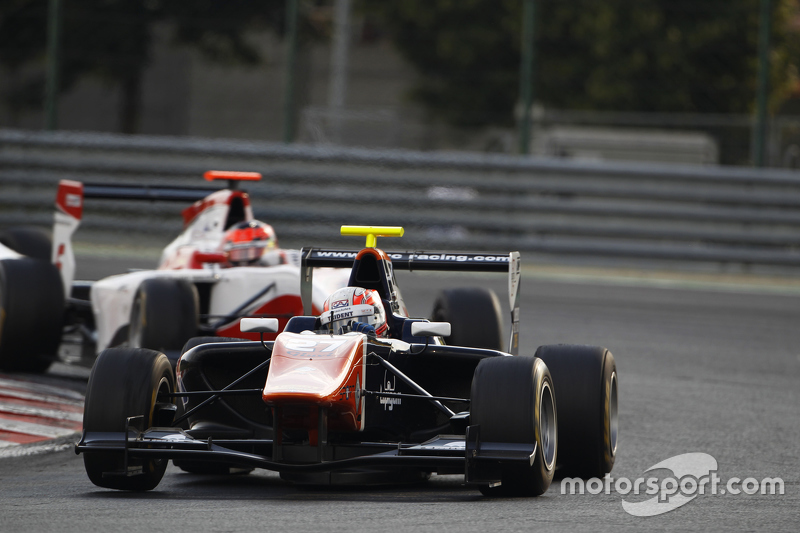 Luca Ghiotto, Trident memimpin Esteban Ocon, ART Grand Prix