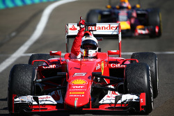 Le vainqueur Sebastian Vettel, Ferrari