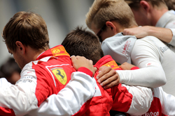 Drivers during the minute of silence для Жуль Бьянкі, Себастьян Феттель, Scuderia Ferrari