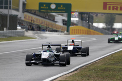 Adderly Fong, Koiranen GP leads Mitchell Gilbert, Carlin