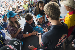 Max Verstappen en el Red Bull Showrun en Assen