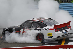 Ganador de la carrera Joey Logano, Team Penske Ford