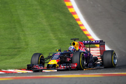 Daniel Ricciardo, Red Bull Racing RB11 sacando chispas