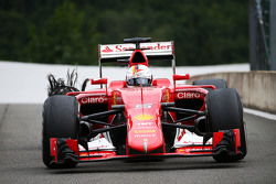Прокол: Себастьян Феттель, Ferrari SF15-T