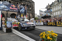 Les vainqueurs Sébastien Ogier et Julien Ingrassia, Volkswagen Polo WRC, Volkswagen Motorsport