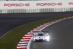 #18 Porsche Team Porsche 919 Hybrid: Romain Dumas, Neel Jani, Marc Lieb