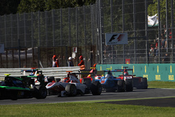 Esteban Ocon, ART Grand Prix avanti a Matheo Tuscher, Jenzer Motorsport