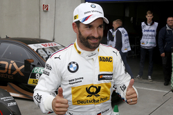 Ganador de la pole Timo Glock, BMW Team MTEK BMW M3 DTM celebra