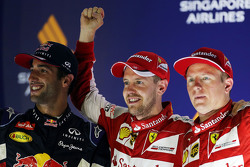 Podium : le vainqueur Sebastian Vettel, Ferrari, le deuxième, Daniel Ricciardo, Red Bull Racing, le troisième, Kimi Raikkonen, Ferrari