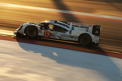 #17 Porsche Team Porsche 919 Hybrid: Timo Bernhard, Mark Webber, Brendon Hartley