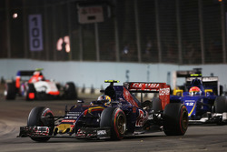 Карлос Сайнс мл., Scuderia Toro Rosso STR10