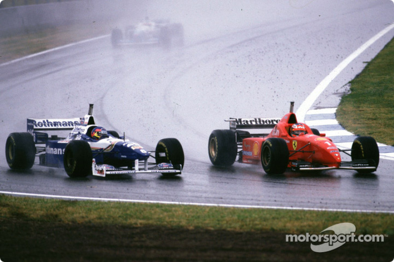 Michael Schumacher, Ferrari, sorpassa Jacques Villeneuve, Williams