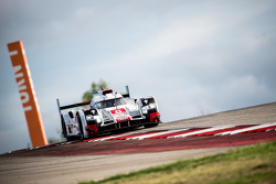 #8 奥迪乔斯特车队 奥迪R18 e-tron quattro:卢卡斯·迪格拉西、罗伊克·杜瓦尔、奥利弗·贾维斯