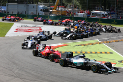 Старт: лидирует Льюис Хэмилтон, Mercedes AMG F1 W06