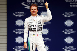 Il vincitore della pole Nico Rosberg, Mercedes AMG F1 Team