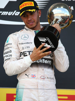 Le vainqueur Lewis Hamilton, Mercedes AMG F1 Team