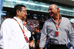 Takahiro Hachigo, CEO de Honda et Ron Dennis, Président Exécutif de McLaren sur la grille